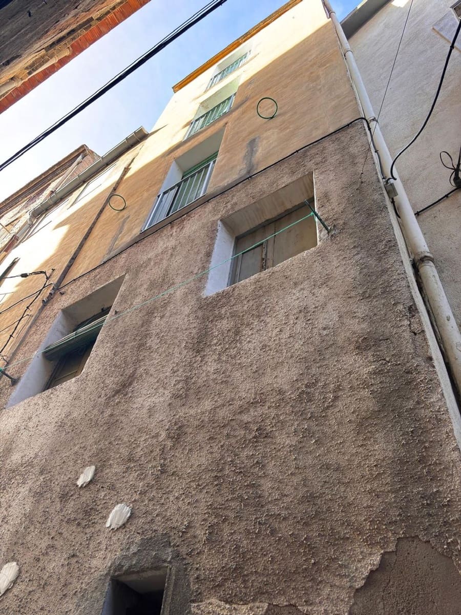 9 bedroom Finca/Country House for sale in Flix with garage - € 35,000 (Ref: 9533254)