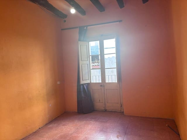 4 soveværelse Finca/Landehus til salg i El Masroig med garage - € 55.000 (Ref: 9560952)