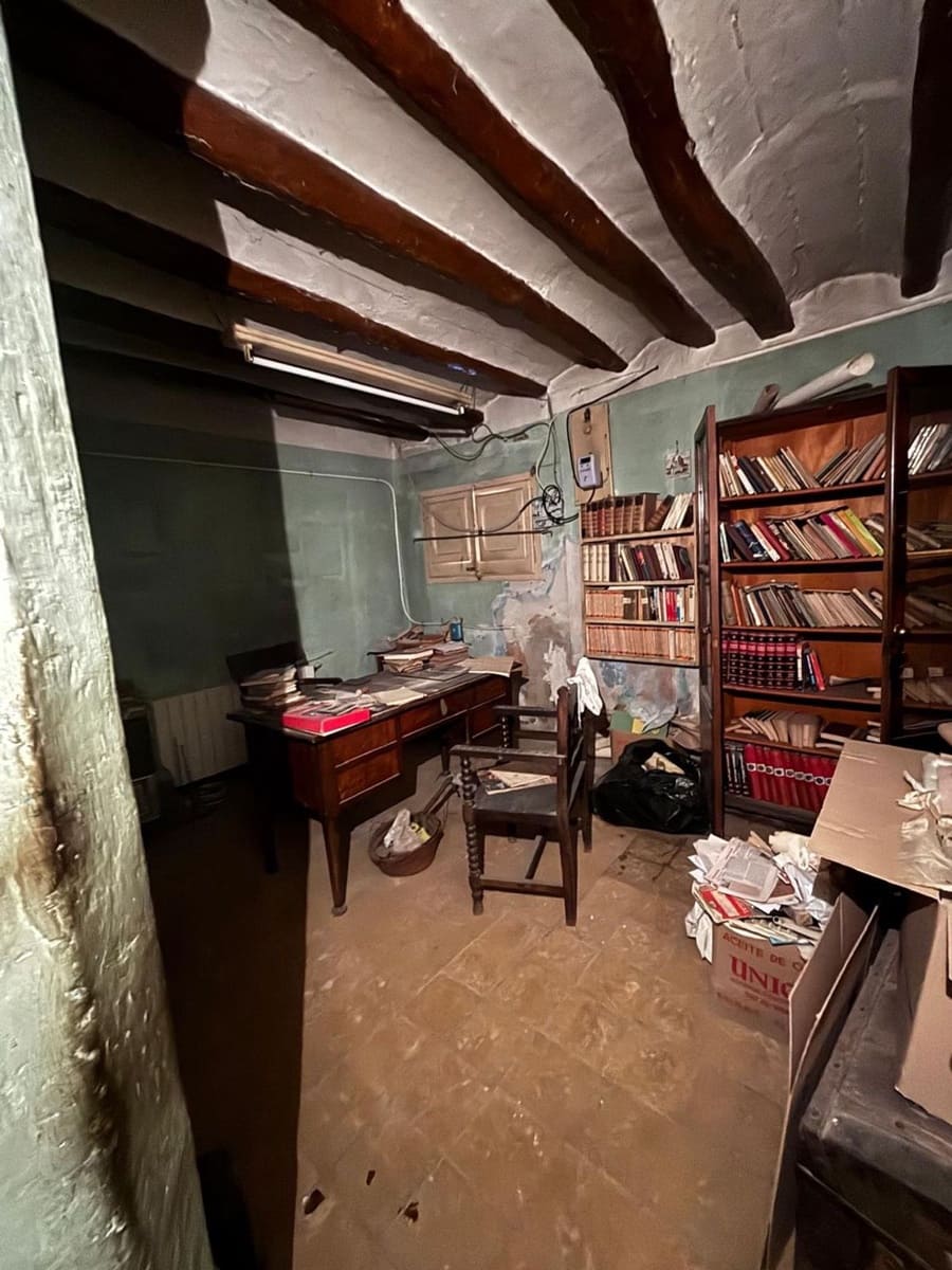 4 bedroom Finca/Country House for sale in El Masroig with garage - € 55,000 (Ref: 9560952)