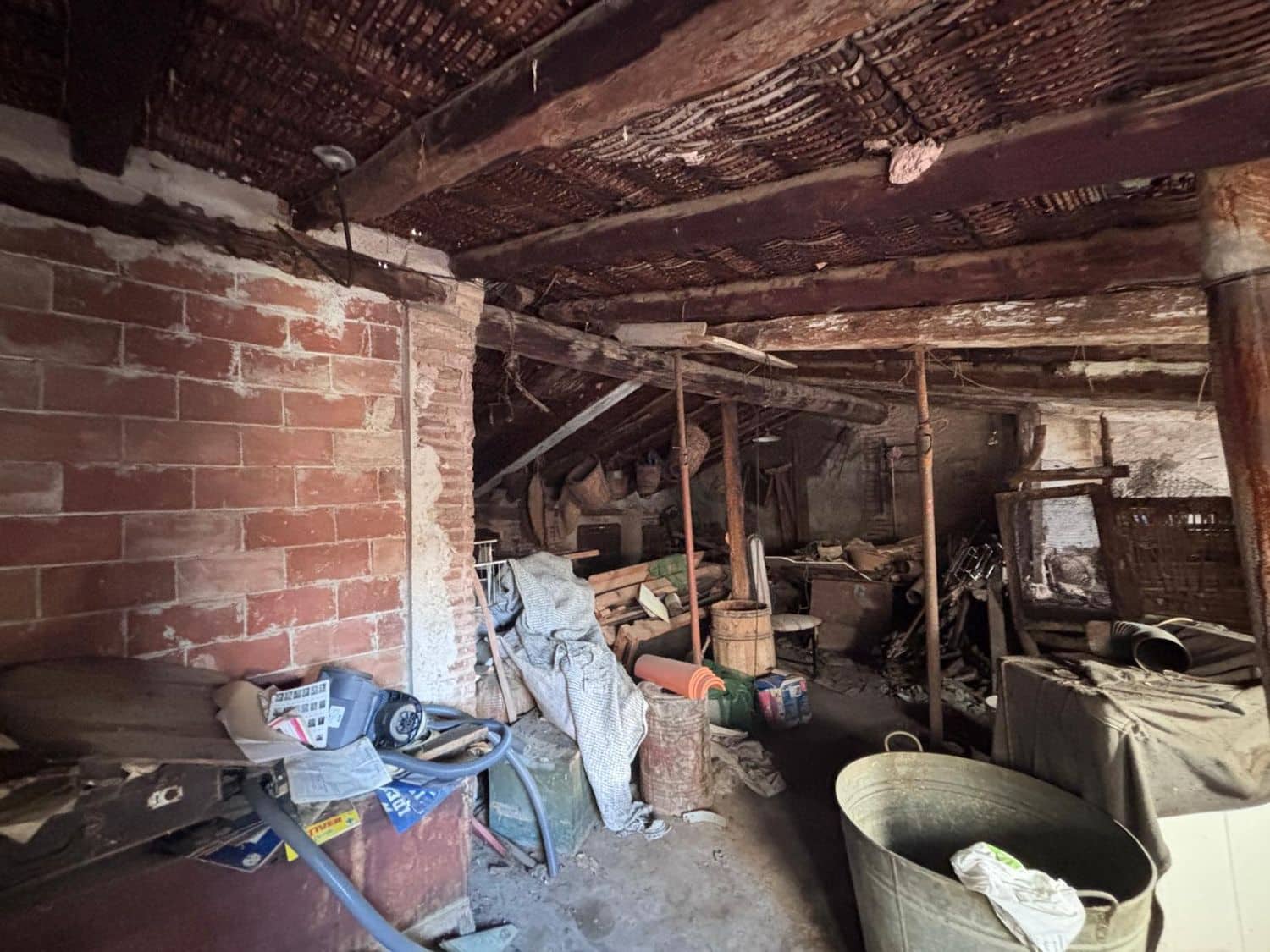 4 bedroom Finca/Country House for sale in El Masroig with garage - € 55,000 (Ref: 9560952)