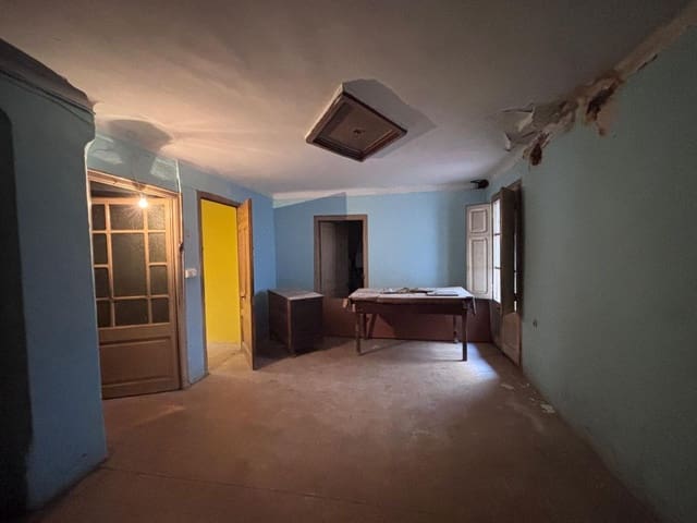 4 soveværelse Finca/Landehus til salg i El Masroig med garage - € 55.000 (Ref: 9560952)