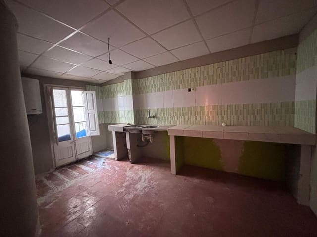 4 soveværelse Finca/Landehus til salg i El Masroig med garage - € 55.000 (Ref: 9560952)