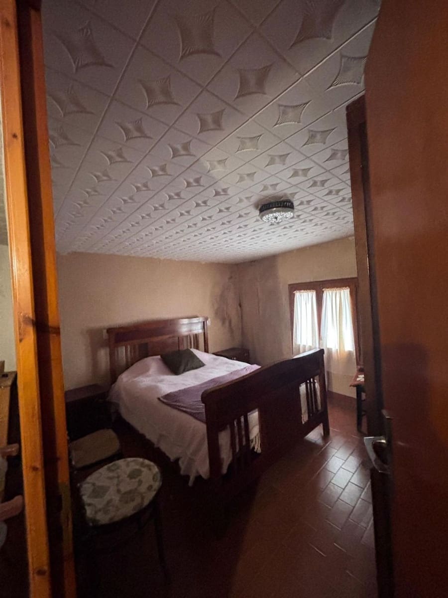 5 bedroom Finca/Country House for sale in Tivissa with garage - € 75,000 (Ref: 9697976)