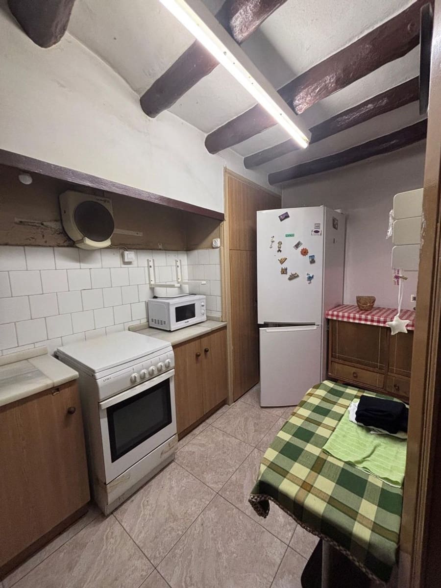 5 bedroom Finca/Country House for sale in Tivissa with garage - € 75,000 (Ref: 9697976)