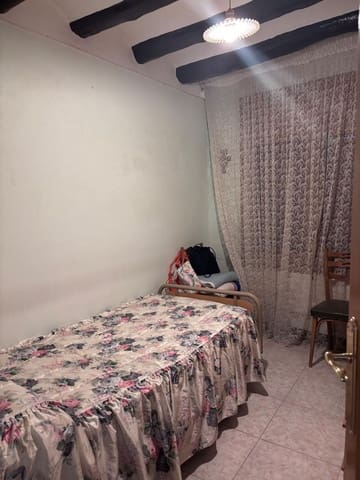 5 soveværelse Finca/Landehus til salg i Tivissa med garage - € 75.000 (Ref: 9697976)