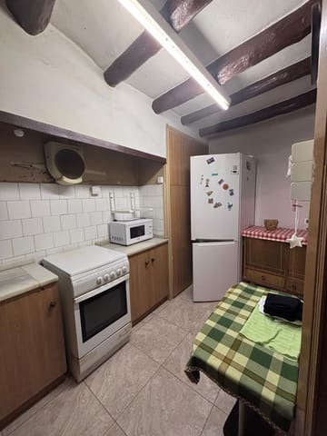 5 soveværelse Finca/Landehus til salg i Tivissa med garage - € 75.000 (Ref: 9697976)