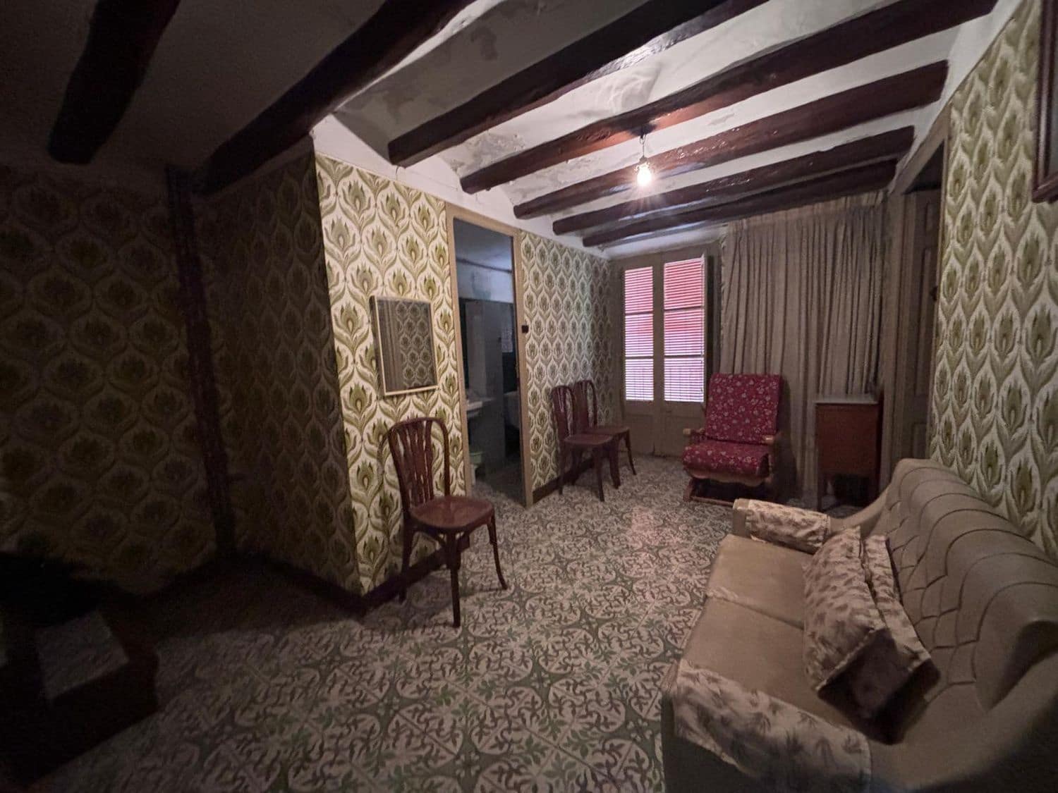 5 bedroom Finca/Country House for sale in Tivissa with garage - € 75,000 (Ref: 9697976)