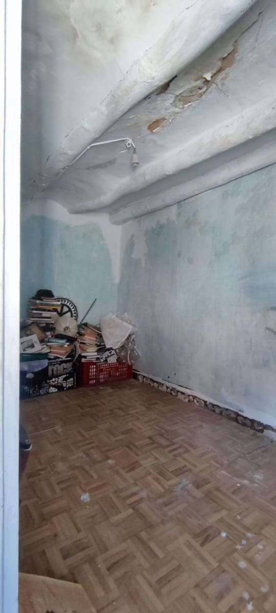 2 bedroom Townhouse for sale in Cabaces with garage - € 35,000 (Ref: 9704452)