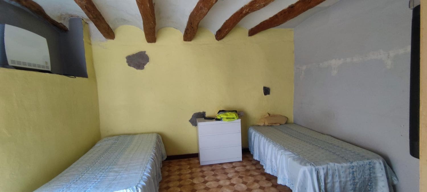 2 bedroom Townhouse for sale in Cabaces with garage - € 35,000 (Ref: 9704452)