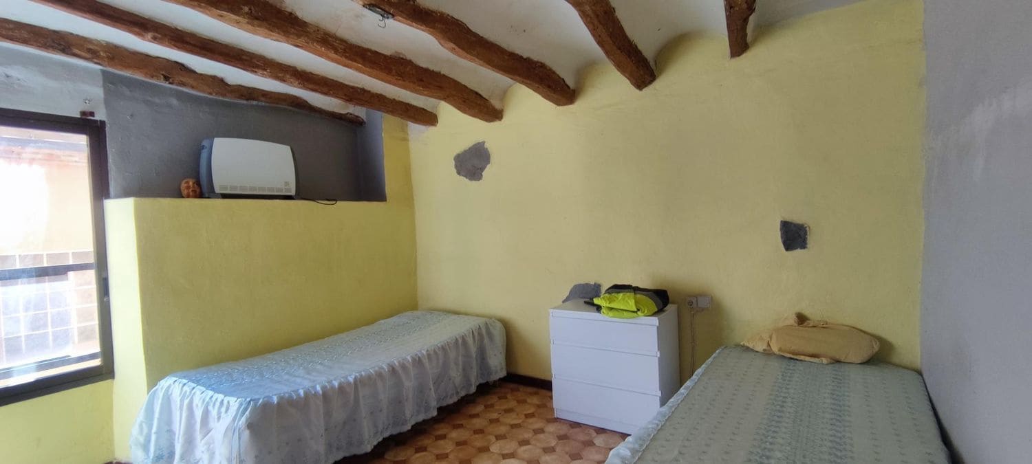 2 bedroom Townhouse for sale in Cabaces with garage - € 35,000 (Ref: 9704452)