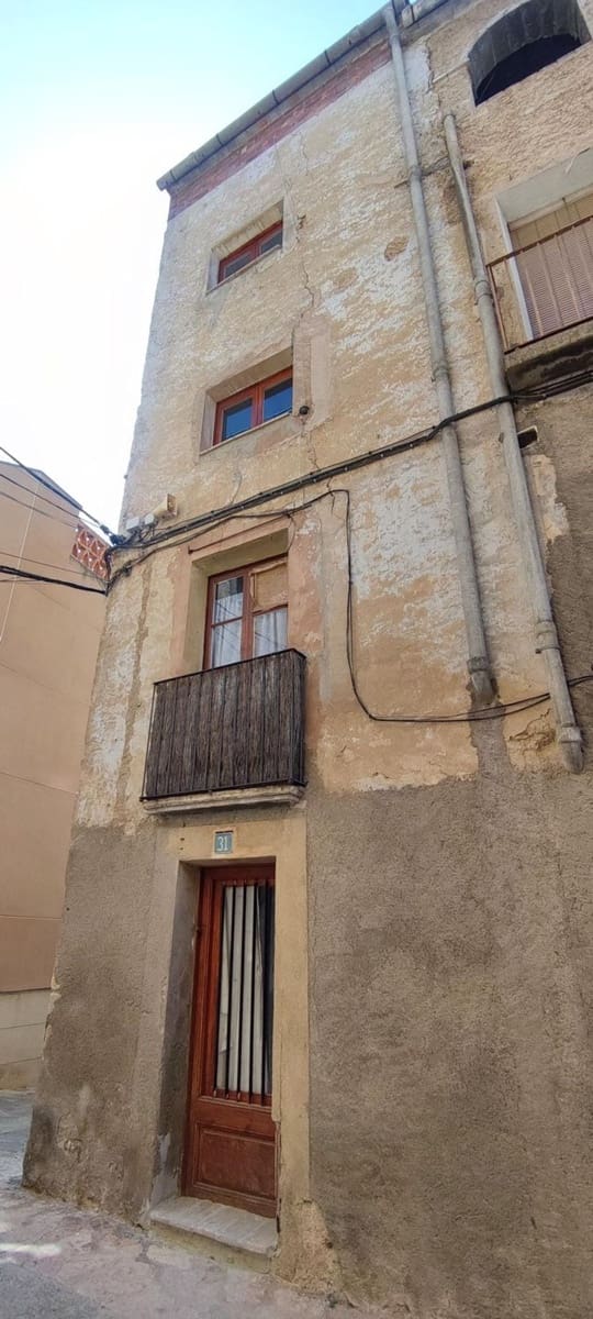 2 bedroom Townhouse for sale in Cabaces with garage - € 35,000 (Ref: 9704452)