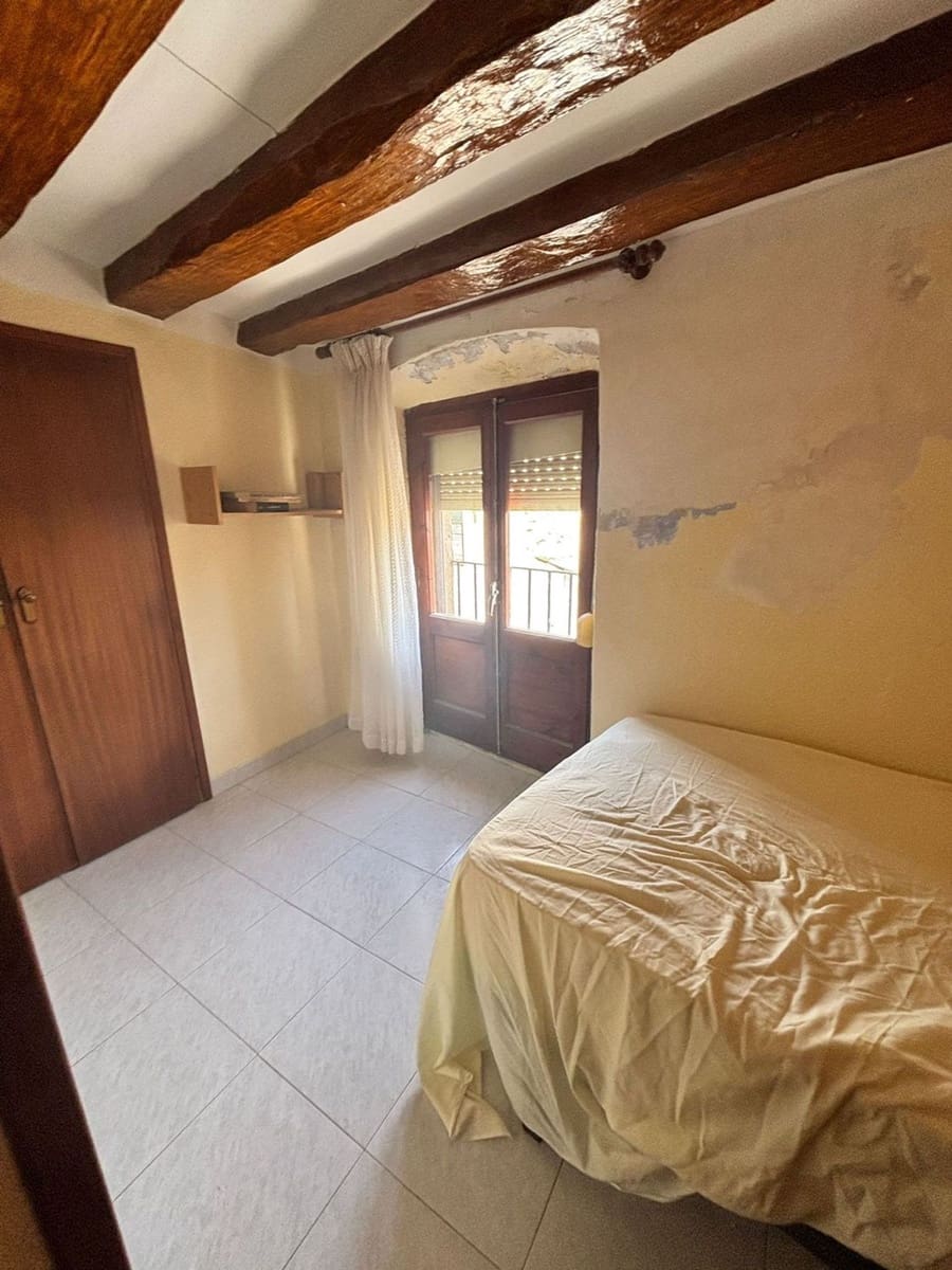 4 slaapkamer Finca/Landhuis te koop in Tivissa met garage - € 110.000 (Ref: 9761596)