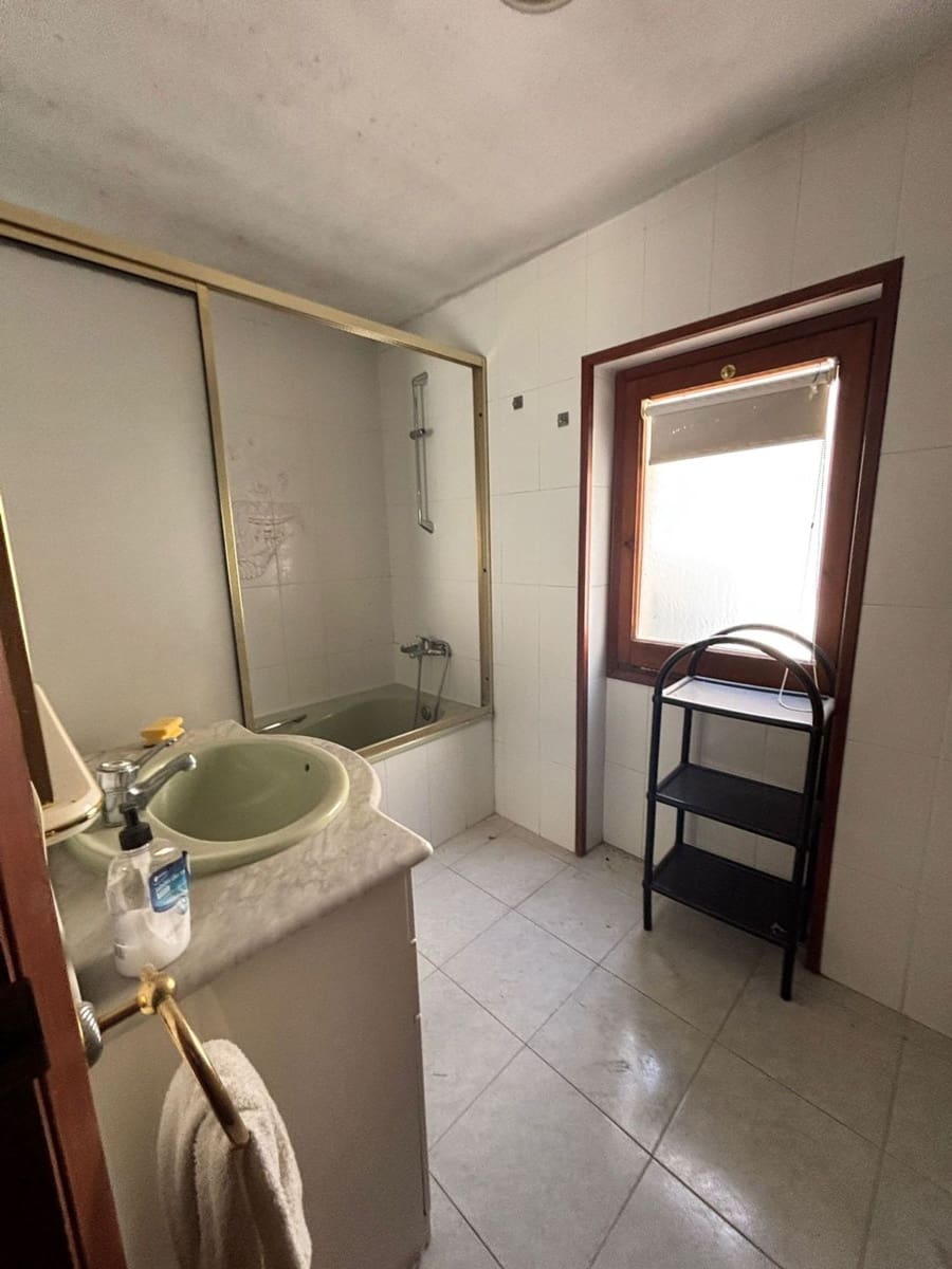 4 slaapkamer Finca/Landhuis te koop in Tivissa met garage - € 110.000 (Ref: 9761596)