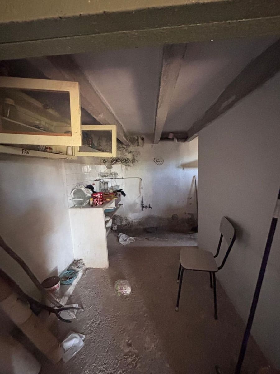 1 sypialnia Finka/Dom wiejski na sprzedaż w Flix z garażem - 62 000 € (Ref: 9877797)