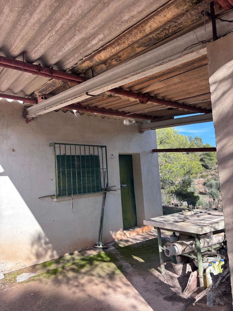 1 sypialnia Finka/Dom wiejski na sprzedaż w Flix z garażem - 62 000 € (Ref: 9877797)