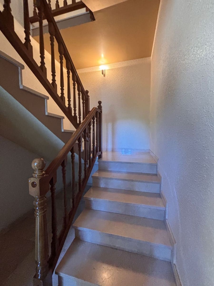 4 bedroom Villa for sale in Flix with garage - € 239,000 (Ref: 9889652)