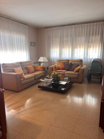 4 bedroom Villa for sale in Flix with garage - € 239,000 (Ref: 9889652)