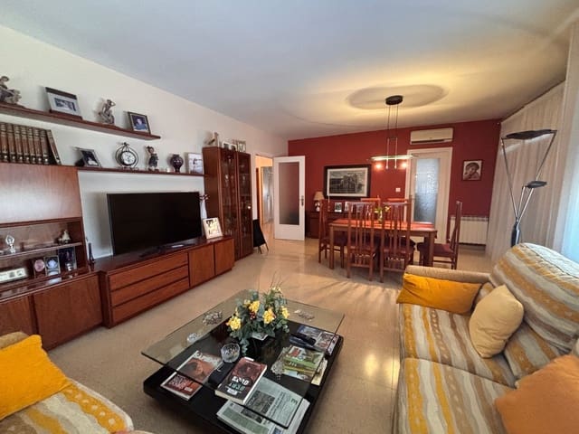 4 bedroom Villa for sale in Flix with garage - € 239,000 (Ref: 9889652)