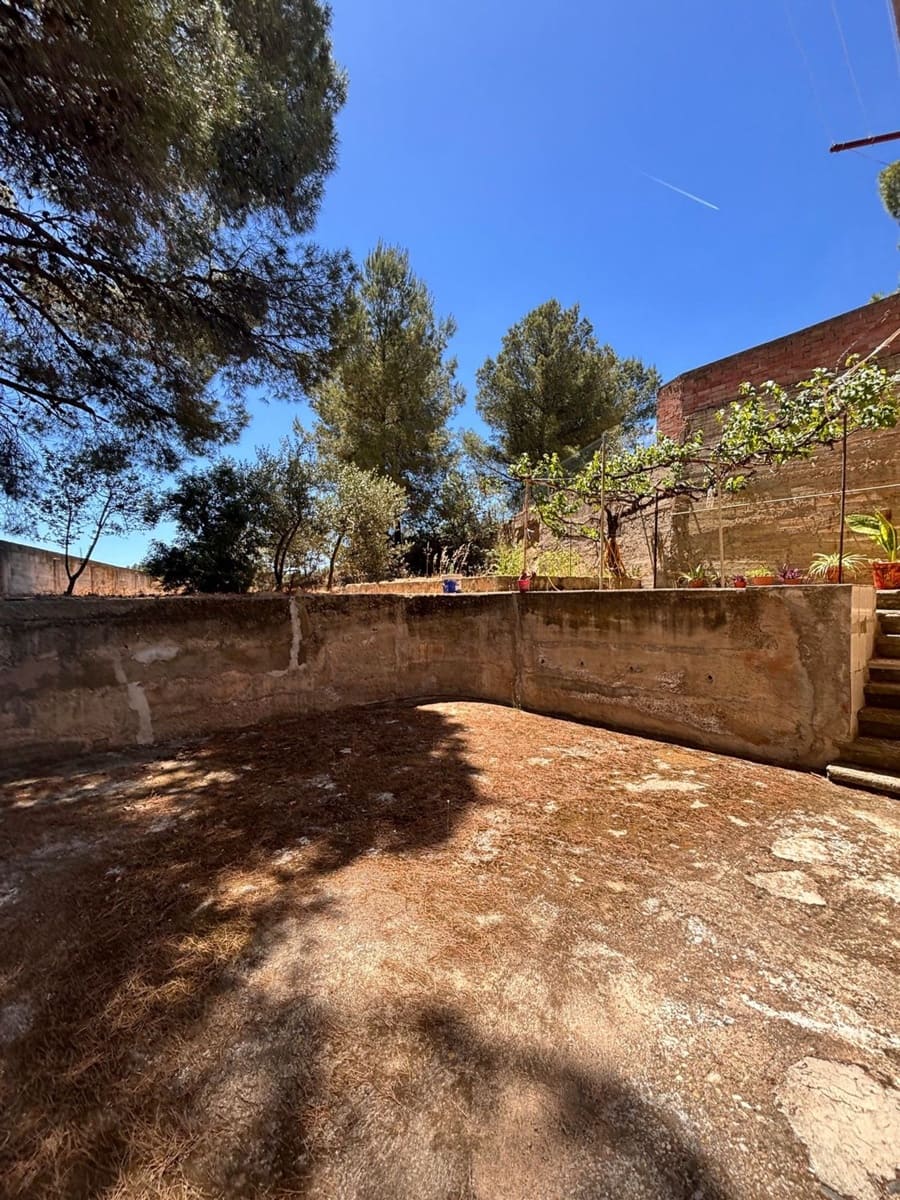 4 bedroom Villa for sale in Flix with garage - € 239,000 (Ref: 9889652)