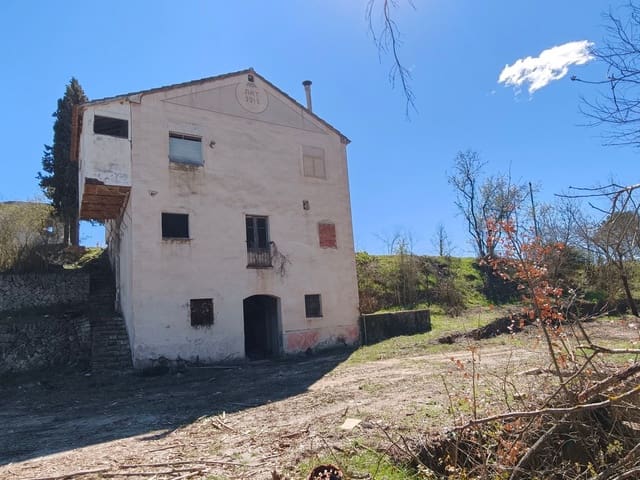 4 bedroom Finca/Country House for sale in Falset - € 160,000 (Ref: 9898904)