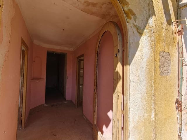 4 bedroom Finca/Country House for sale in Falset - € 160,000 (Ref: 9898904)