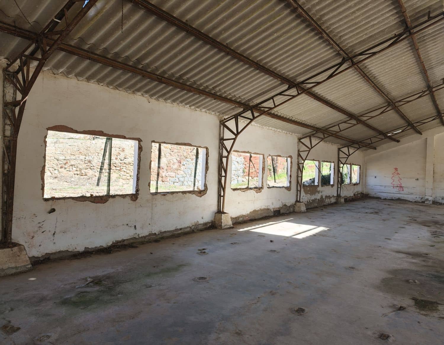 4 bedroom Finca/Country House for sale in Falset with garage - € 160,000 (Ref: 9898904)