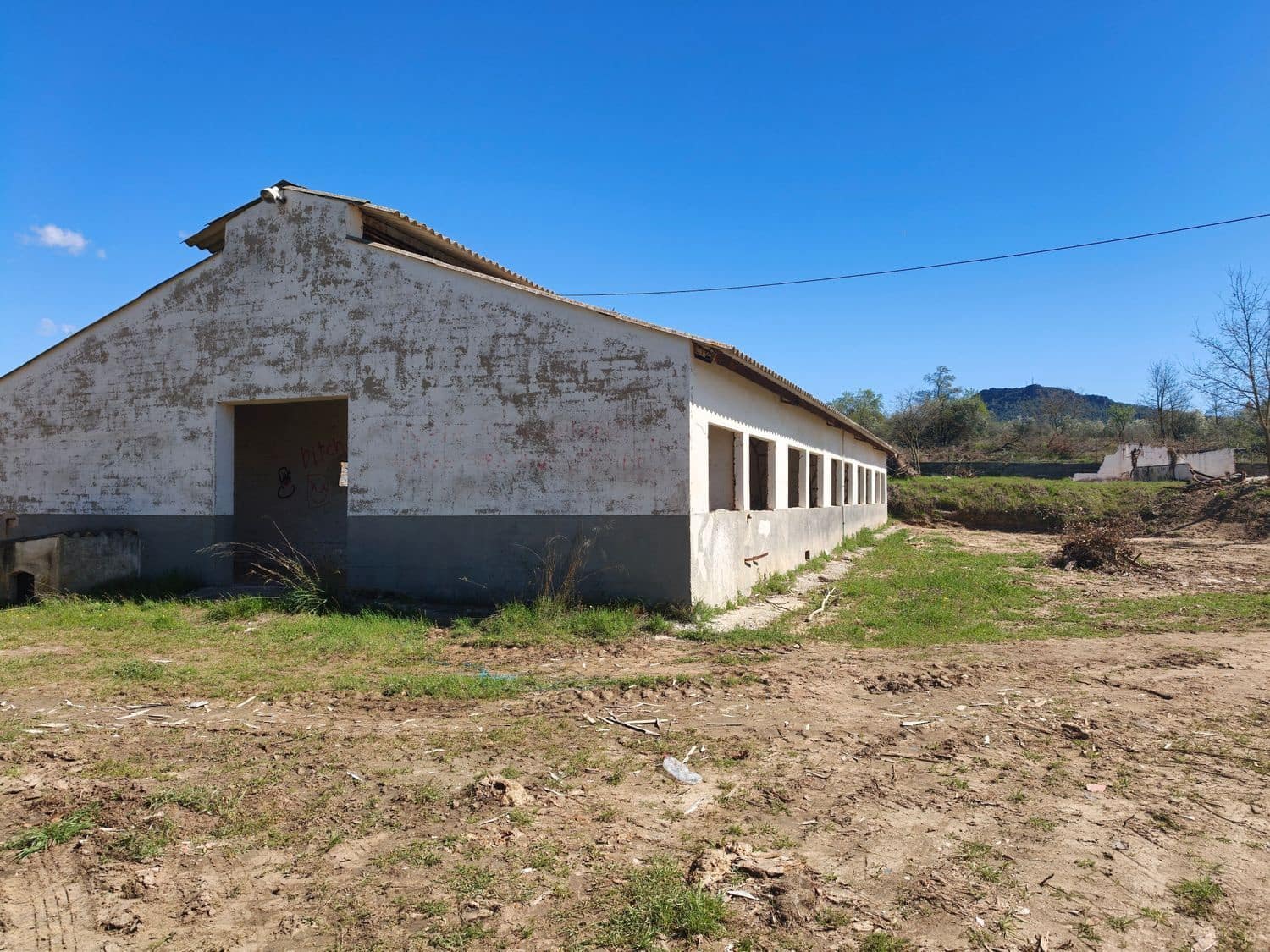 4 bedroom Finca/Country House for sale in Falset with garage - € 160,000 (Ref: 9898904)
