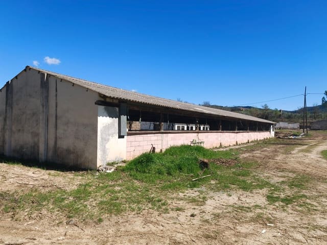 4 bedroom Finca/Country House for sale in Falset - € 160,000 (Ref: 9898904)