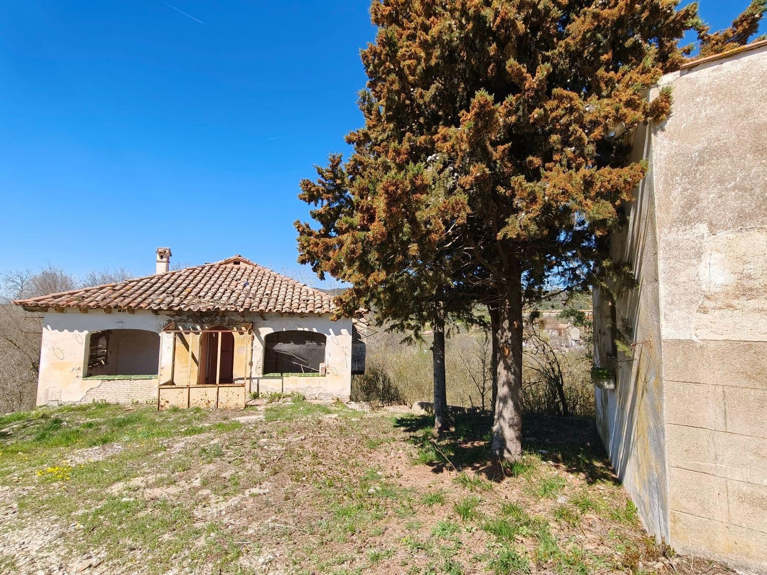 4 bedroom Finca/Country House for sale in Falset with garage - € 160,000 (Ref: 9898904)