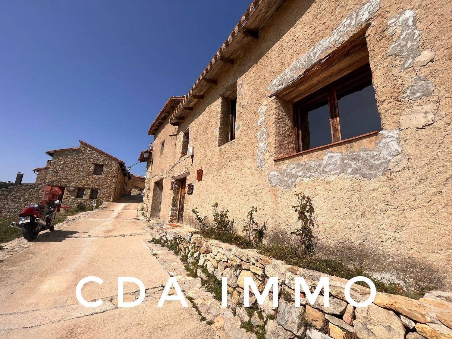 Chalet de 3 habitaciones en La Pobla de Benifassà en venta - 145.000 € (Ref: 8440779)