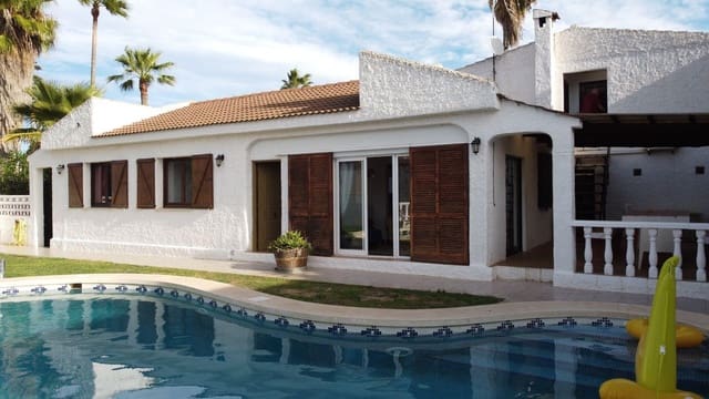 3 soveværelse Villa til salg i Vinaròs med swimmingpool - € 320.000 (Ref: 8570744)