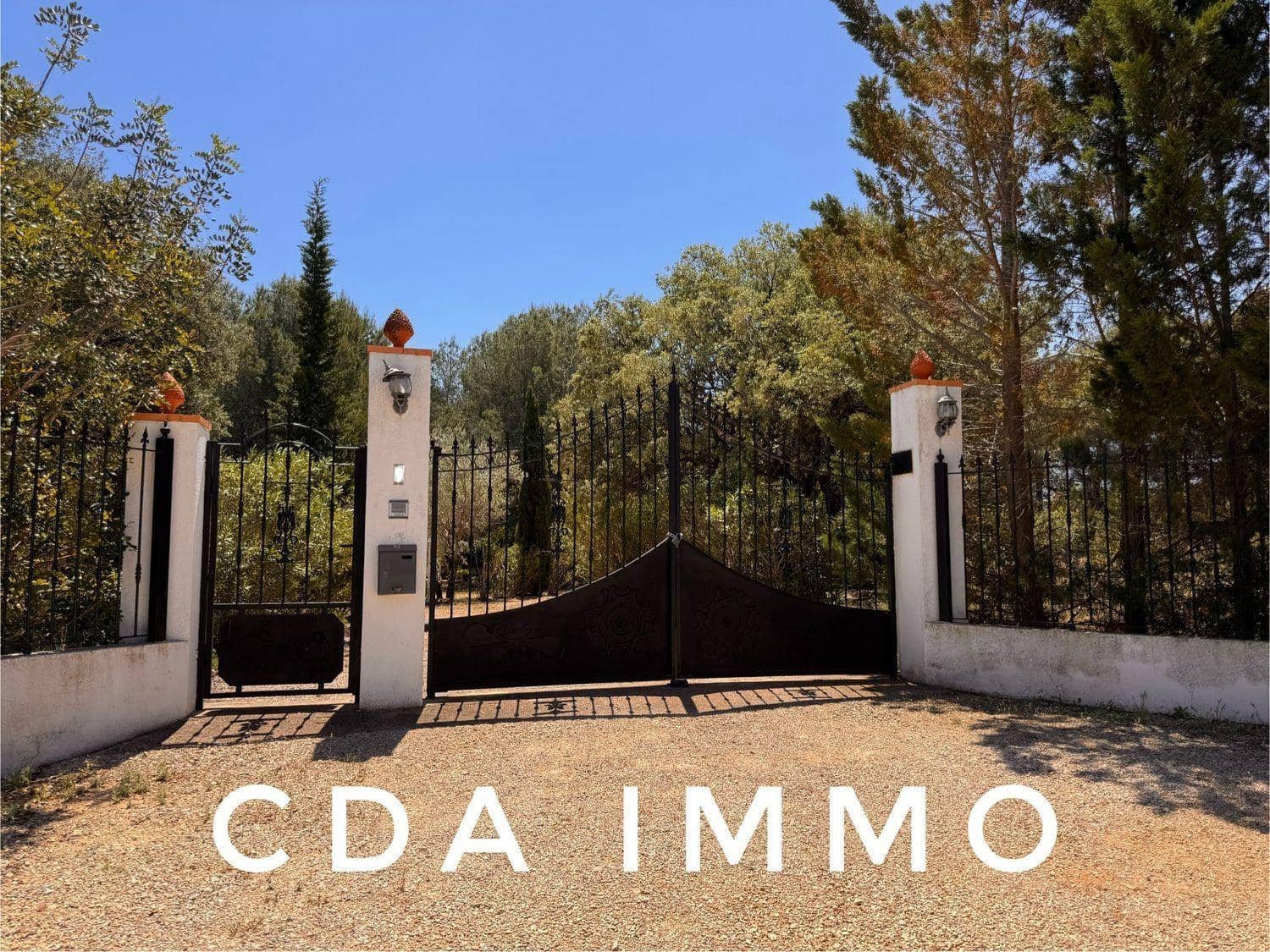 4 soveværelse Villa til salg i Sant Jordi med swimmingpool - € 340.000 (Ref: 9355730)