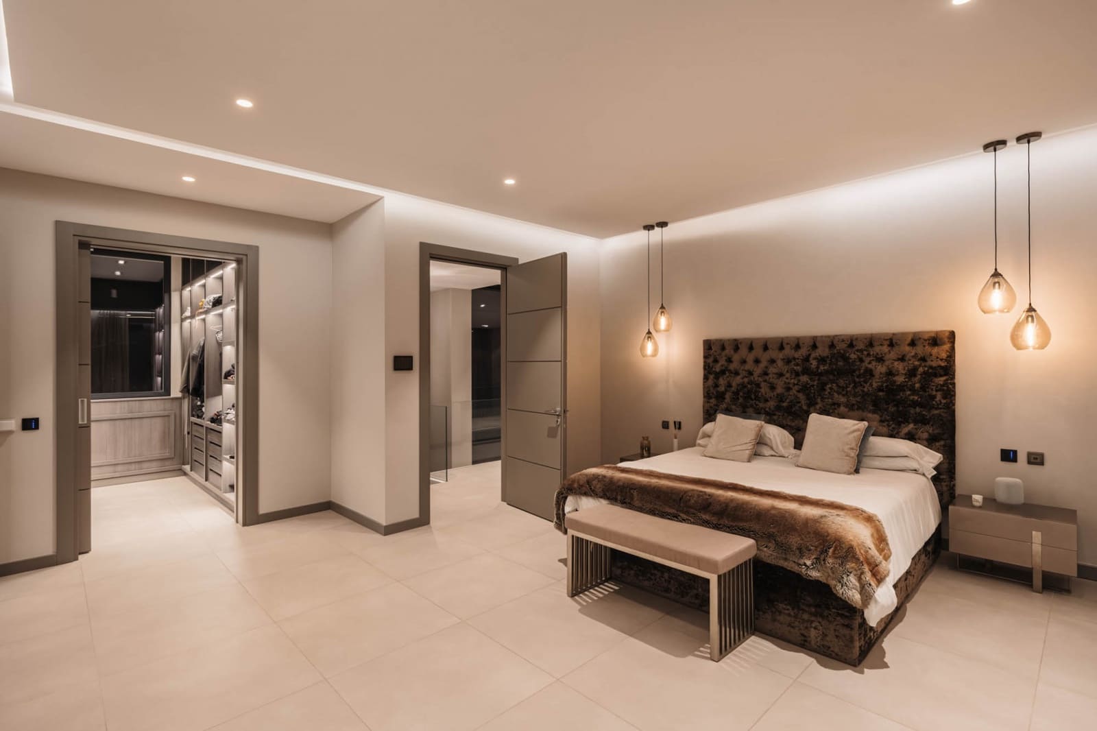 5 Zimmer Villa zu verkaufen in El Madronal mit Pool Garage - 6.495.000 € (Ref: 8893050)