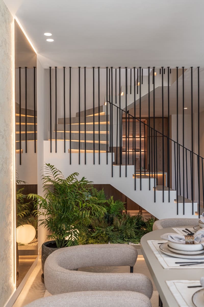 3 bedroom Townhouse for sale in La Quinta with garage - € 1,650,000 (Ref: 8979325)