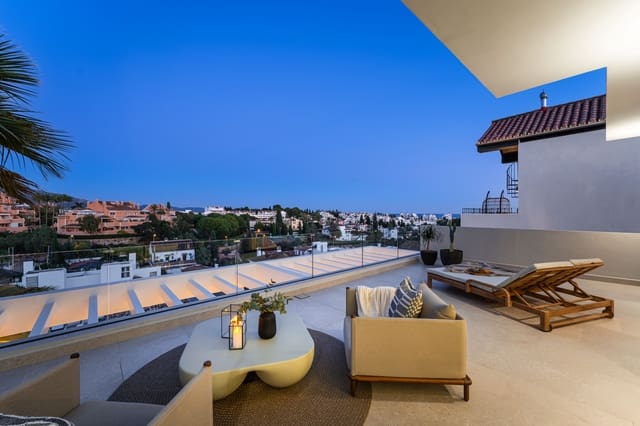 5 makuuhuone Huvila myytävänä paikassa Nueva Andalucía Centro, Marbella mukana uima-altaan 
autotalli - 2 475 000 € (Ref: 8988324)