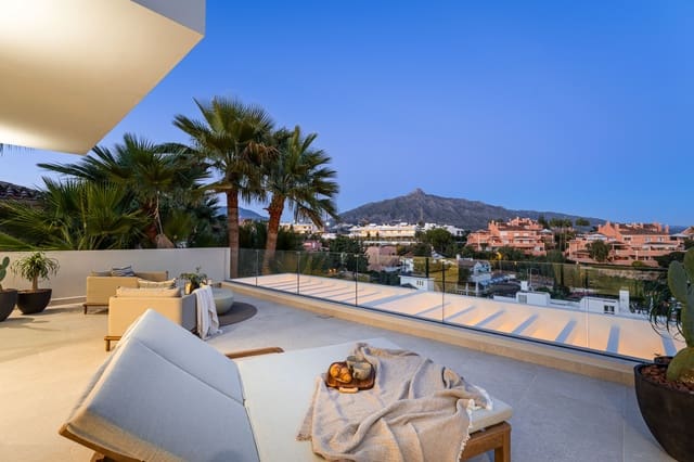 5 makuuhuone Huvila myytävänä paikassa Nueva Andalucía Centro, Marbella mukana uima-altaan 
autotalli - 2 475 000 € (Ref: 8988324)