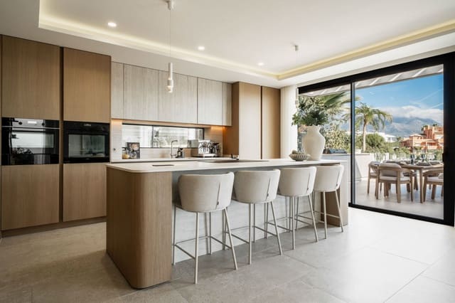 5 sypialnia Willa na sprzedaż w Nueva Andalucía Centro, Marbella z basenem garażem - 2 475 000 € (Ref: 8988324)