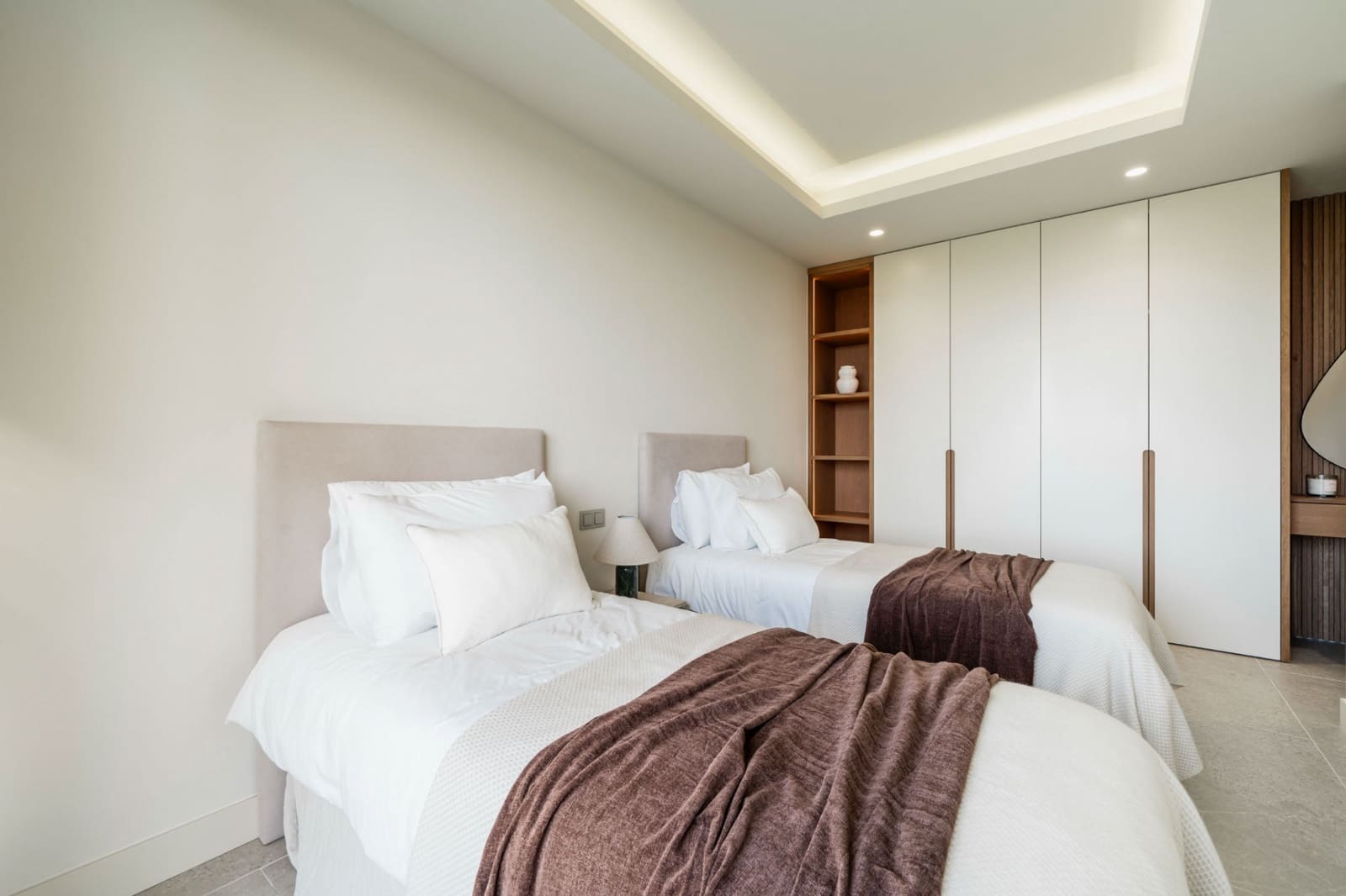 5 quarto Moradia para venda em Nueva Andalucia com piscina garagem - 2 475 000 € (Ref: 8988324)