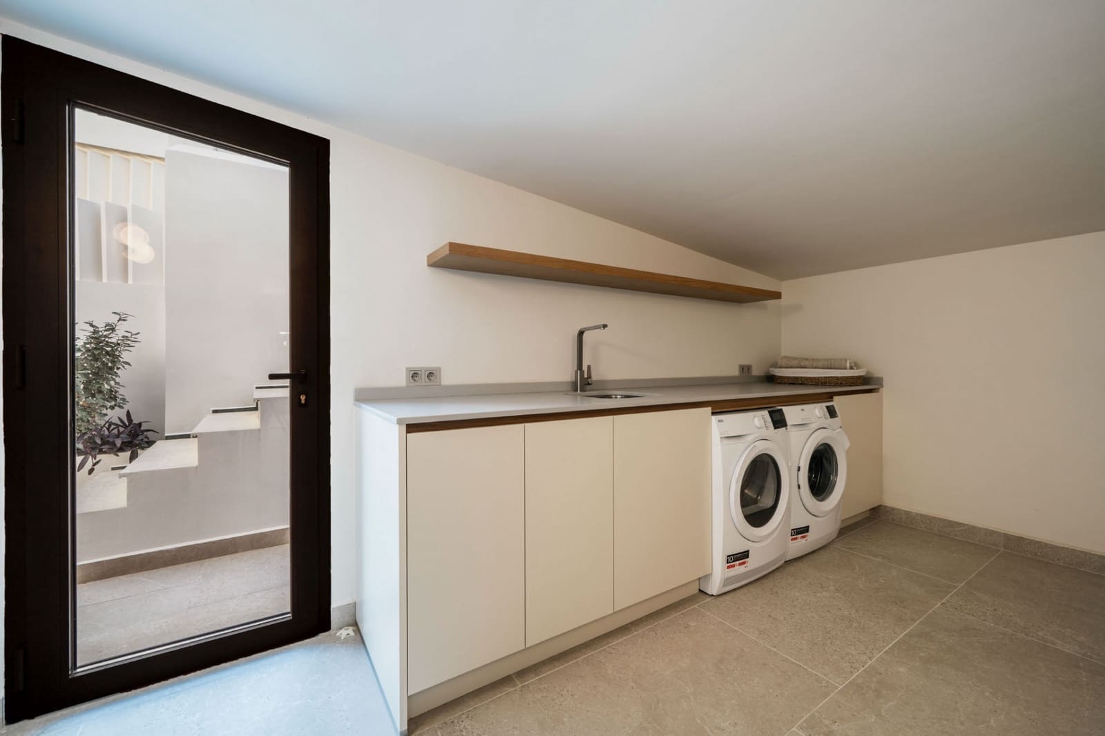 5 quarto Moradia para venda em Nueva Andalucia com piscina garagem - 2 475 000 € (Ref: 8988324)