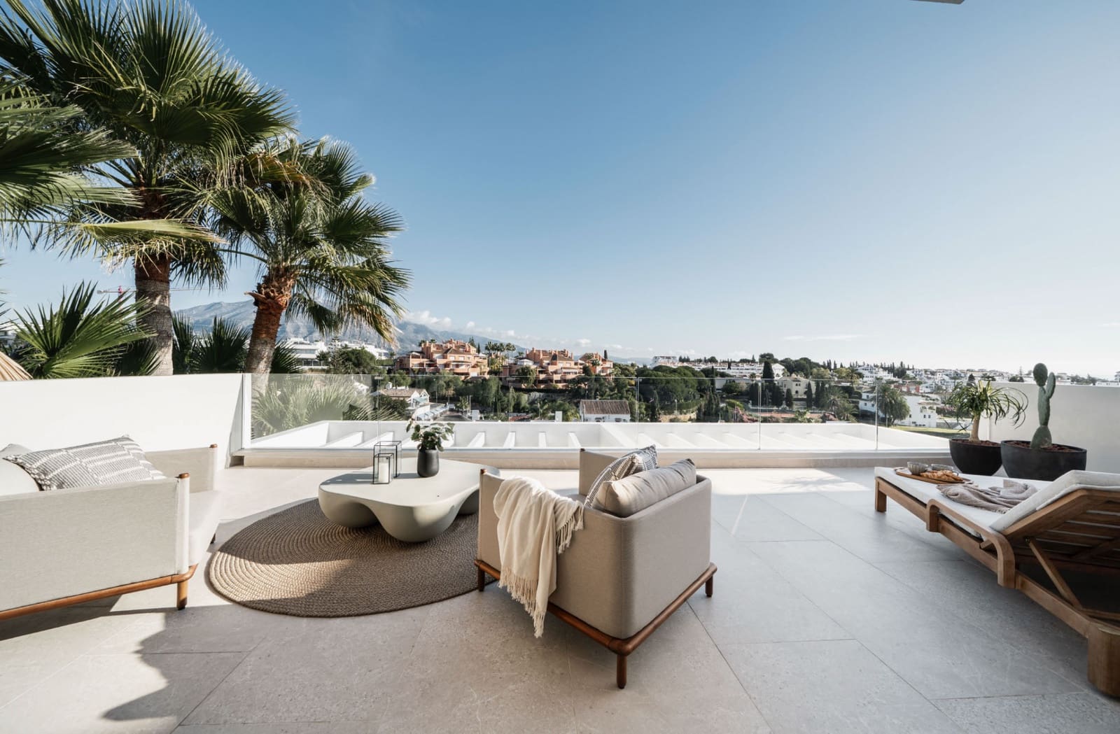 5 quarto Moradia para venda em Nueva Andalucia com piscina garagem - 2 475 000 € (Ref: 8988324)