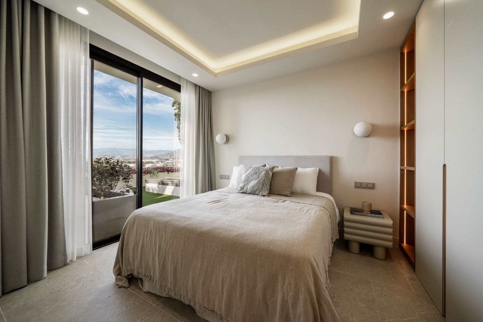 5 quarto Moradia para venda em Nueva Andalucia com piscina garagem - 2 475 000 € (Ref: 8988324)