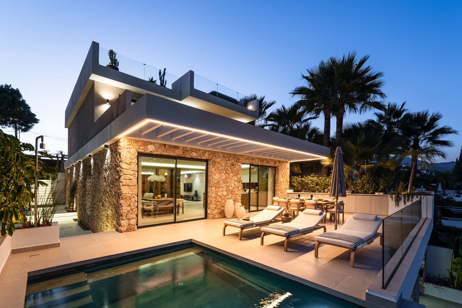 5 quarto Moradia para venda em Nueva Andalucia com piscina garagem - 2 475 000 € (Ref: 8988324)