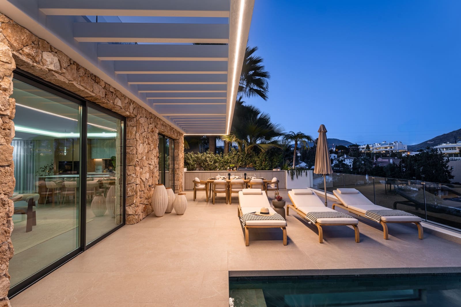 5 quarto Moradia para venda em Nueva Andalucia com piscina garagem - 2 475 000 € (Ref: 8988324)