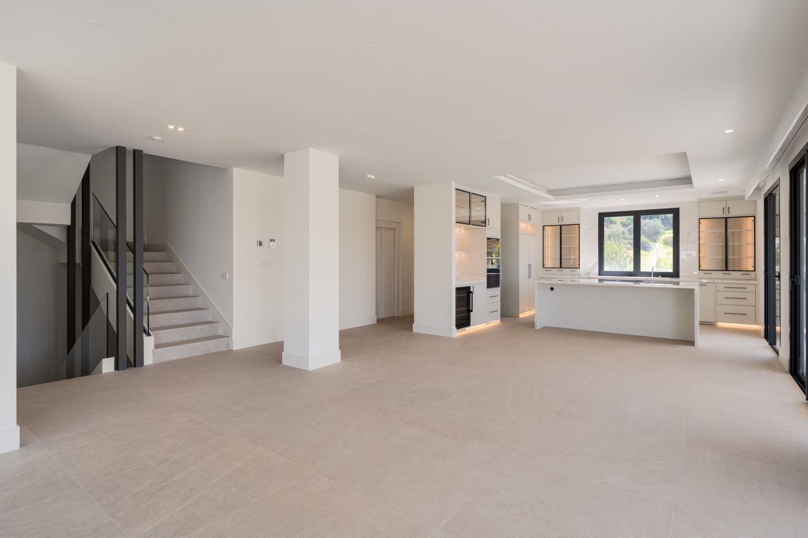 4 sovrum Villa till salu i Estepona med pool garage - 3 000 000 € (Ref: 9103012)