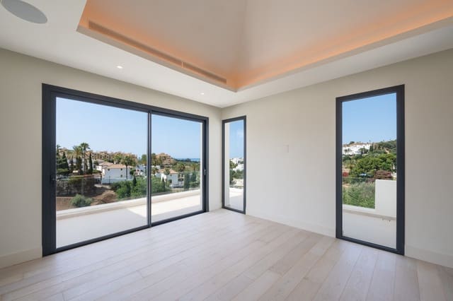 4 sovrum Villa till salu i La Concha - Resina Golf, Estepona med pool garage - 3 000 000 € (Ref: 9103012)