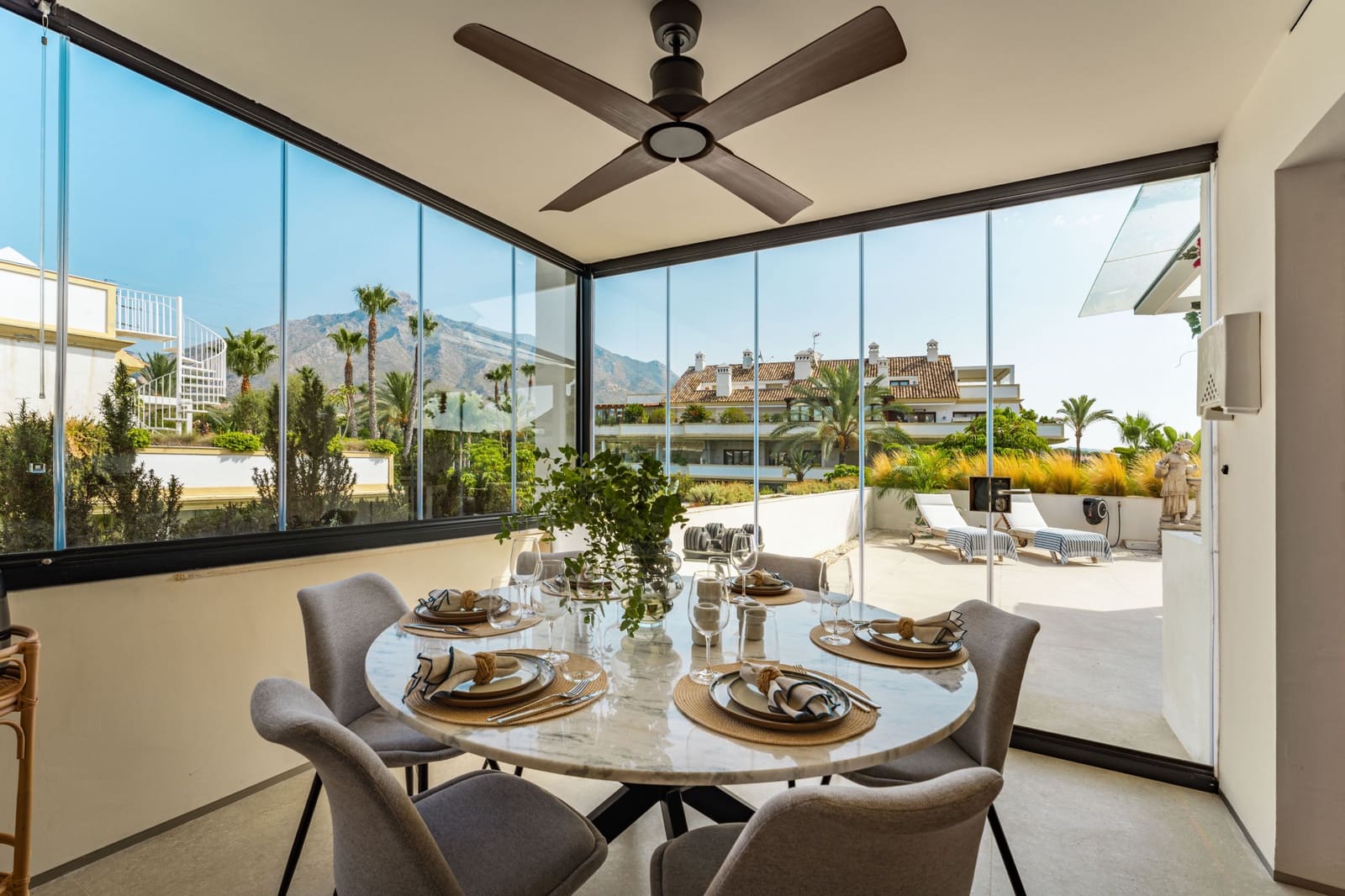 3 soveværelse Penthouse til salg i Marbella med swimmingpool garage - € 2.250.000 (Ref: 9185618)