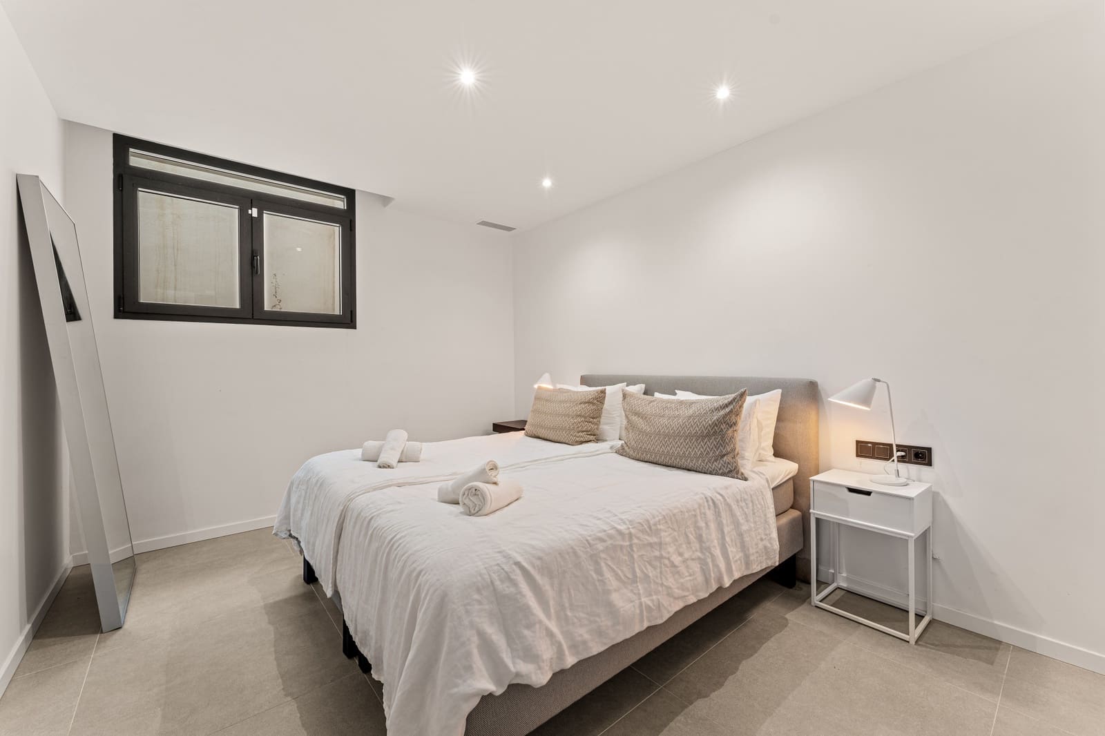 5 sovrum Villa till salu i El Paraiso med pool garage - 1 790 000 € (Ref: 9265441)