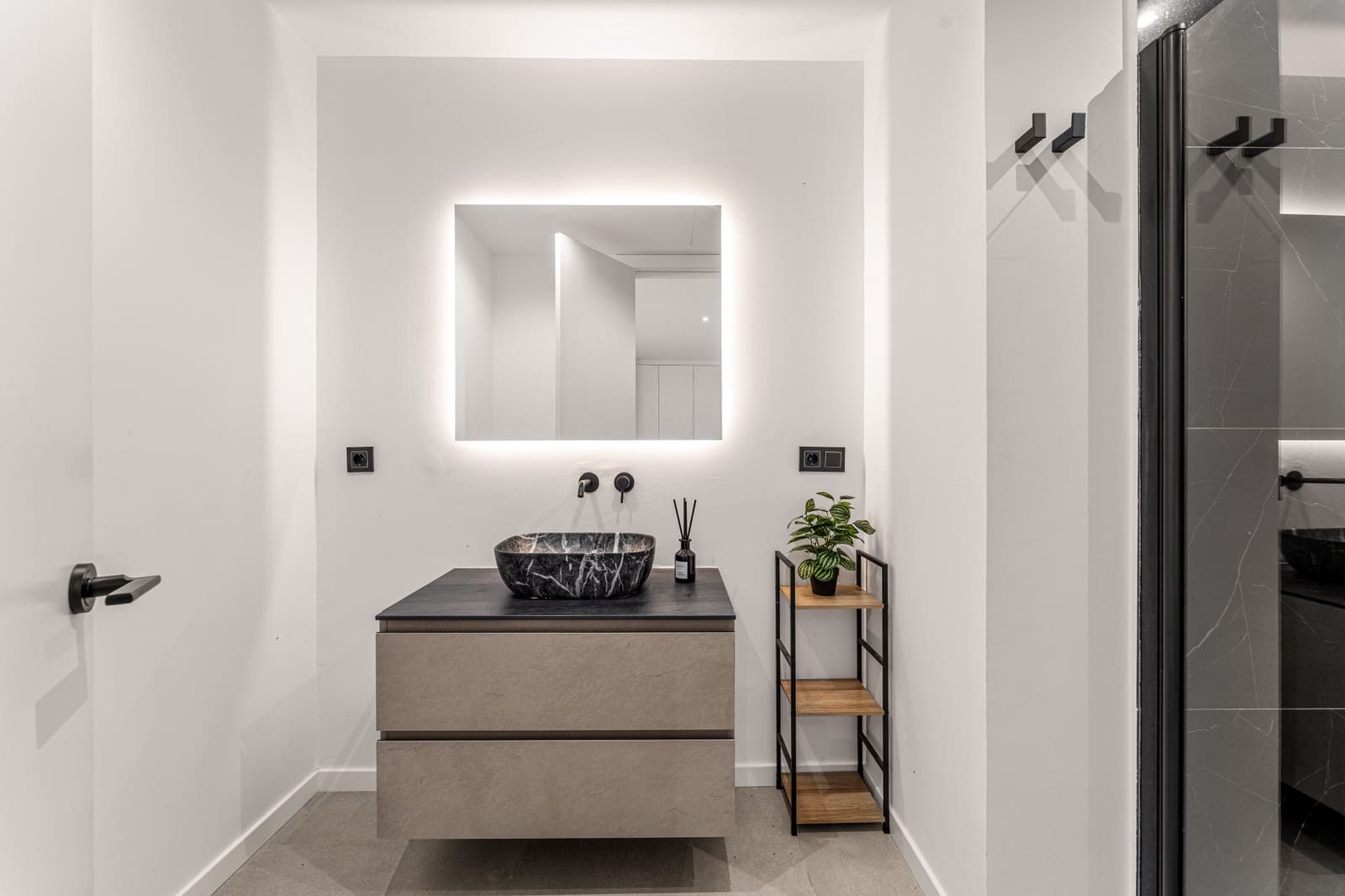 5 sovrum Villa till salu i El Paraiso med pool garage - 1 790 000 € (Ref: 9265441)