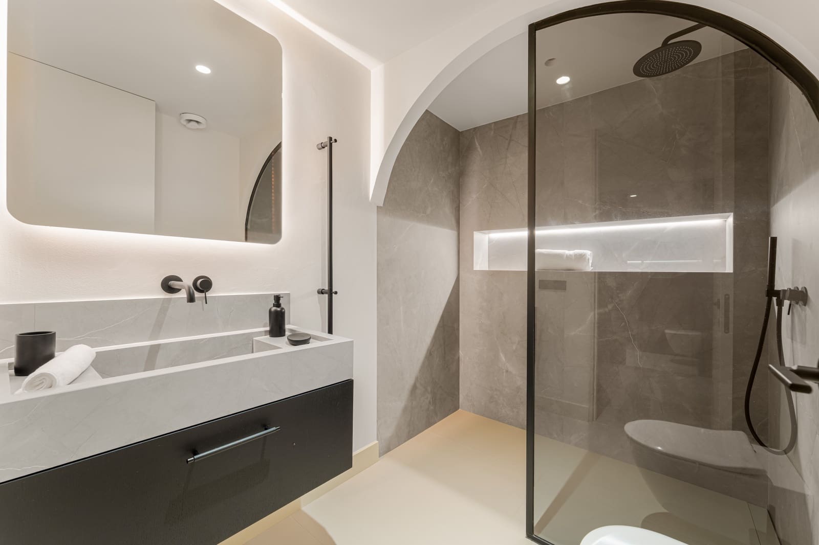 4 sovrum Takvåning till salu i La Quinta med pool - 1 995 000 € (Ref: 9272434)