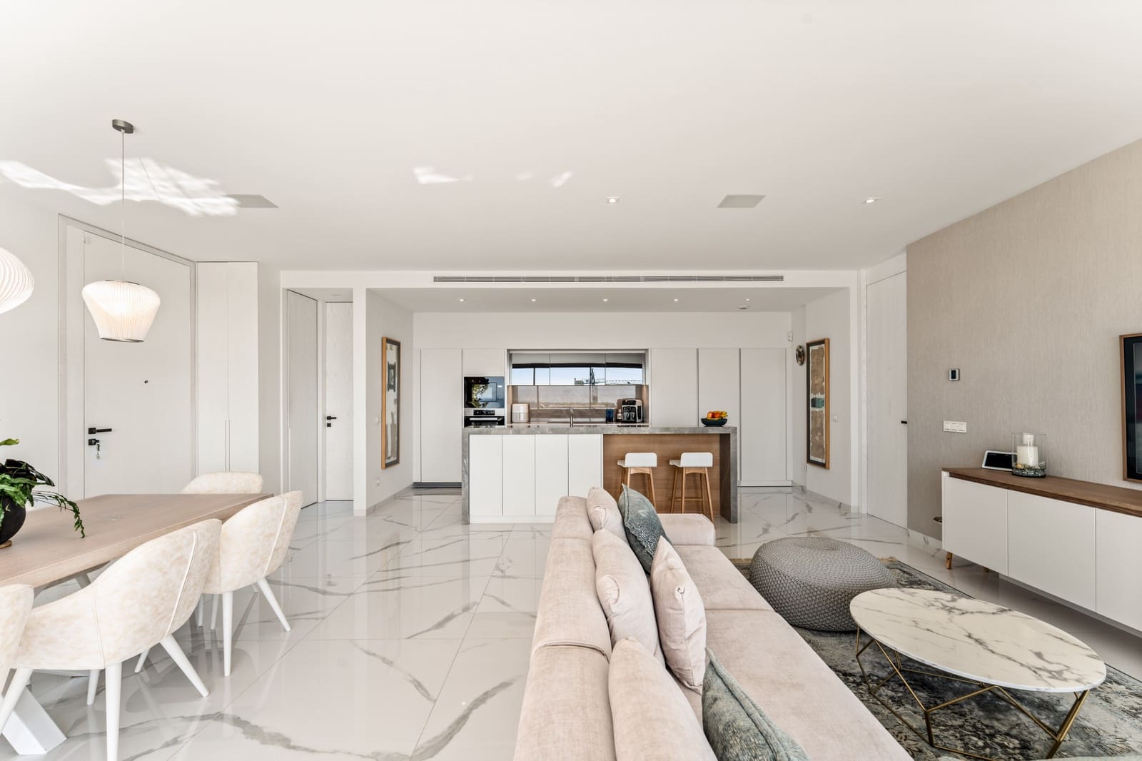 3 bedroom Apartment for sale in Benahavis with pool garage - € 2,149,000 (Ref: 9276249)